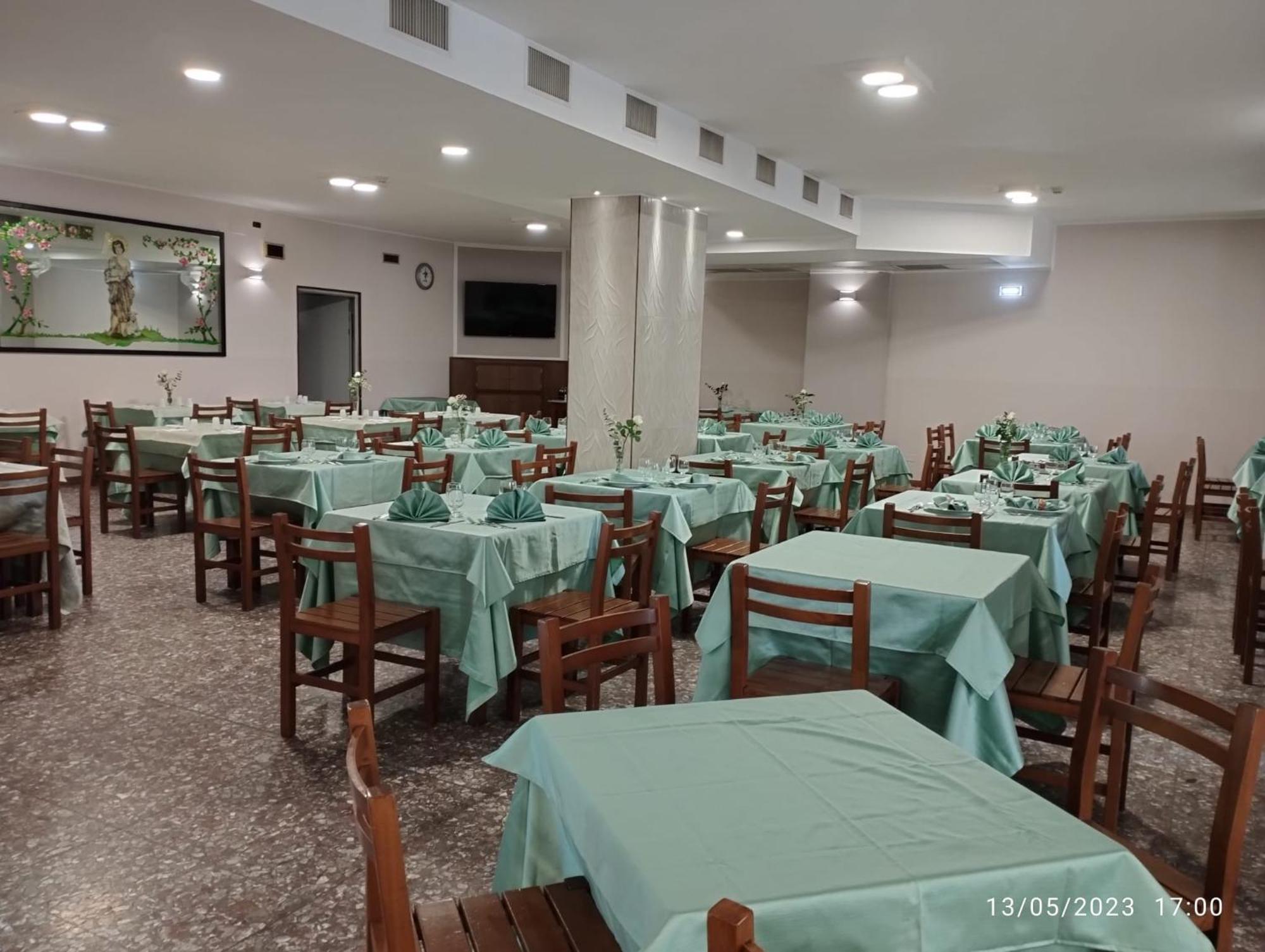 Hotel Ristorante San Giovanni ファレルナ エクステリア 写真