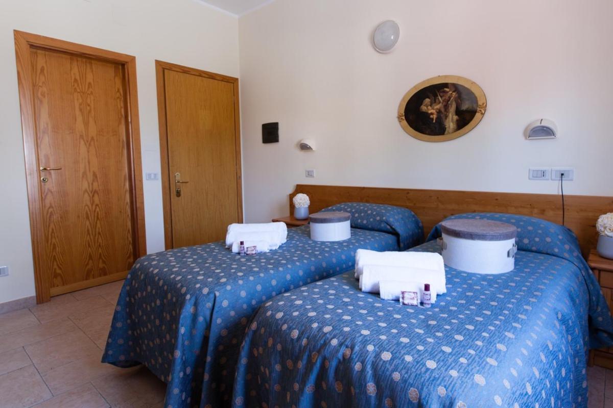 Hotel Ristorante San Giovanni ファレルナ エクステリア 写真